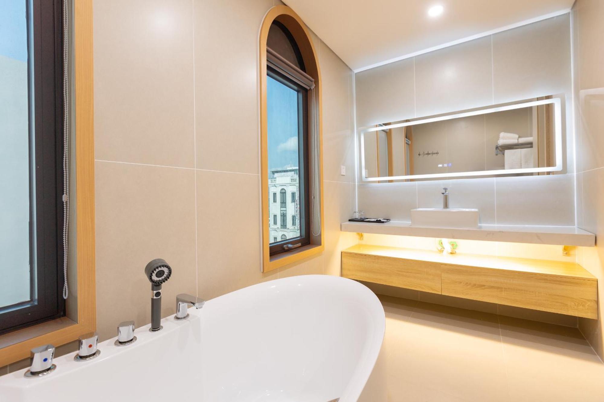 Sunshine Apartment Hotel Mong Cai Exterior photo
